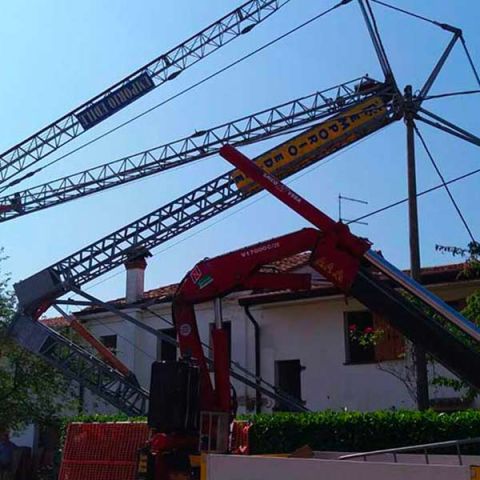 Gru automontante Benedini B22