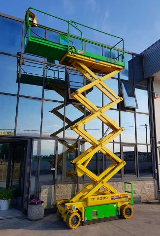 Piattaforma aerea Iteco 8089