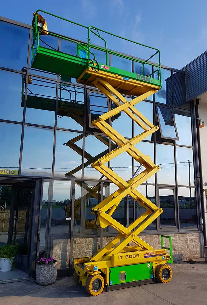Piattaforma aerea Iteco 8089